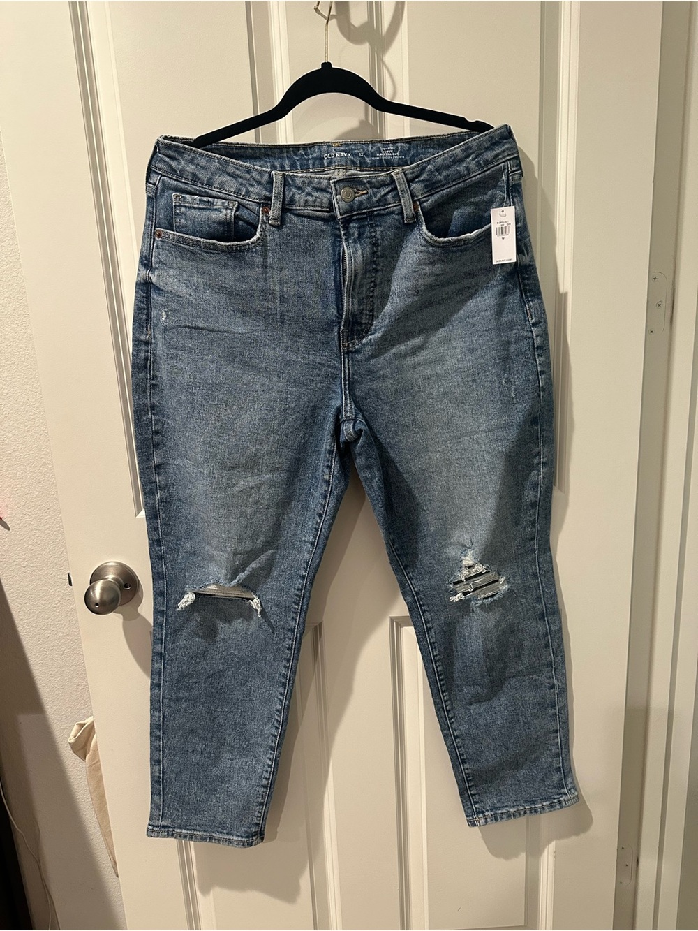 Old Navy Light Blue Cropped Distressed Jeans